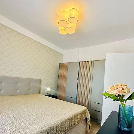 Apartment Celine Sarande Bagian luar foto