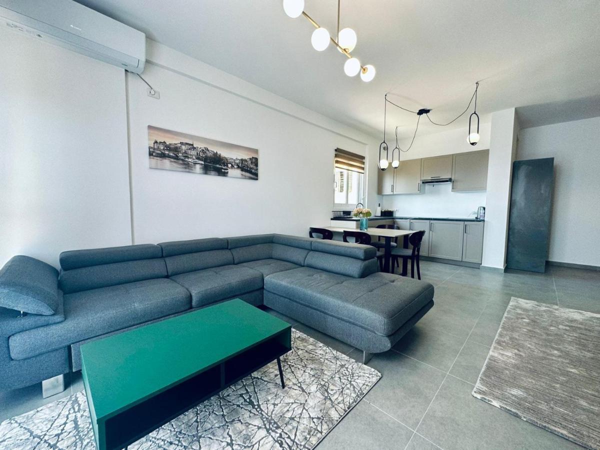 Apartment Celine Sarande Bagian luar foto
