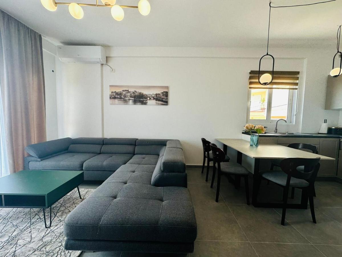 Apartment Celine Sarande Bagian luar foto